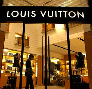 lavorare da louis vuitton stipendio|Come lavorare da Louis Vuitton: requisiti e candidatura.